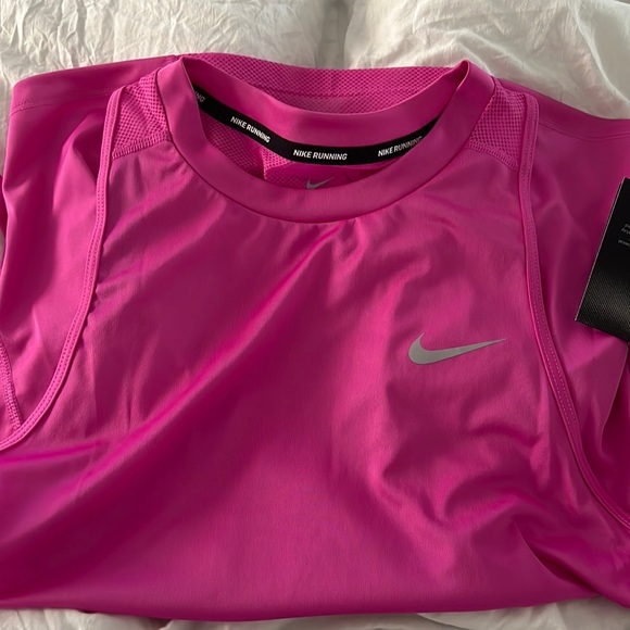 Nike Tank Top - Picture 2 of 4